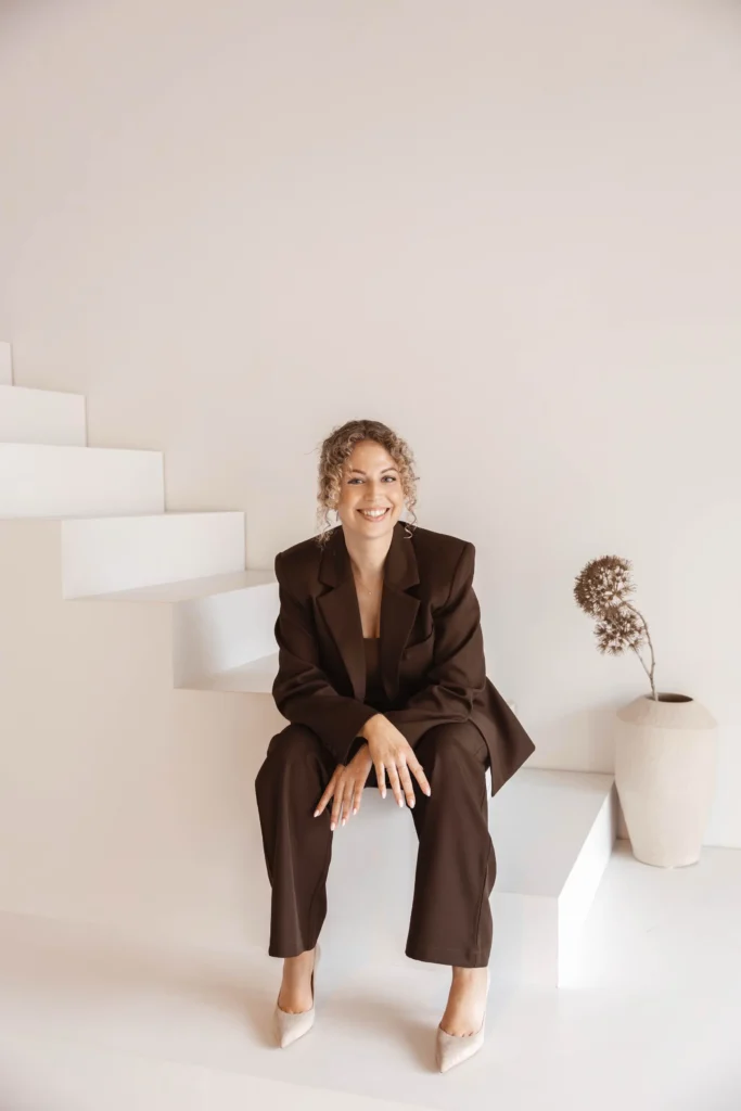 Dermaé is een schoonheidssalon gevestigd in Landgraaf, gespecialiseerd in huidverbetering, gezichtsbehandelingen en permanente make-up.